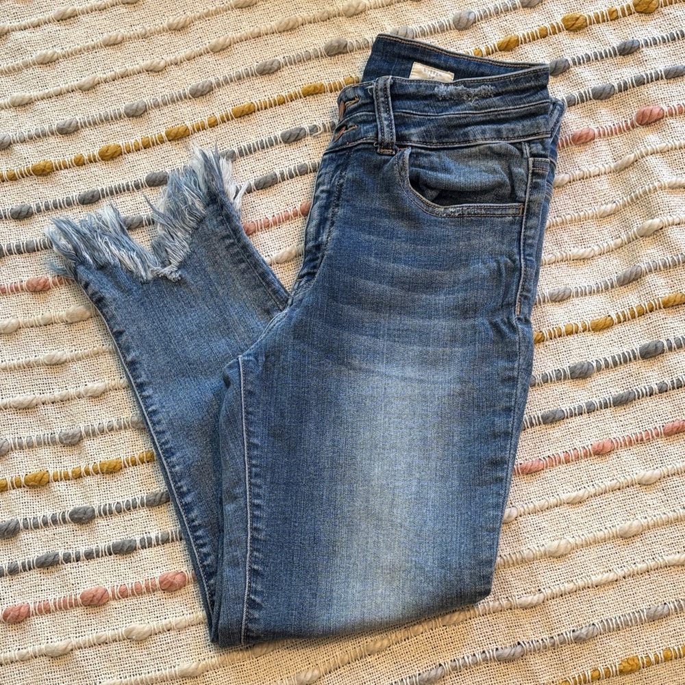 Chic Frayed Hem Blue Women's Jeans